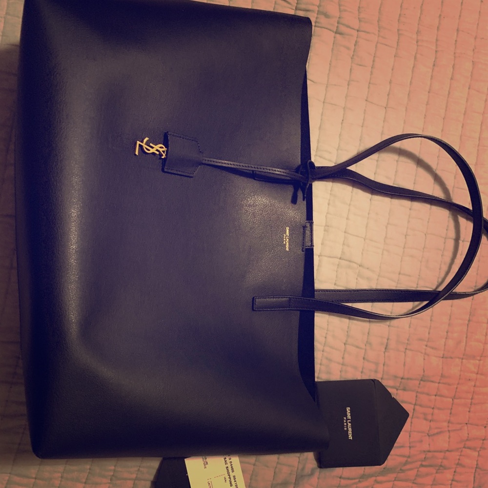🔥YSL shopping tote 🌹🔥
